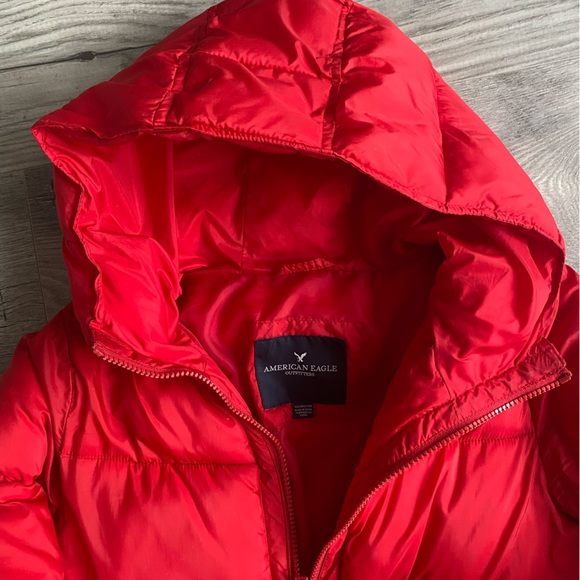 American Eagle Red Puffer - Picture 3 of 3